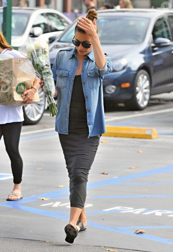 Lea Michele et sa mère Edith font du shopping à Whole Foods à West Hollywood, le 27 juin 2016