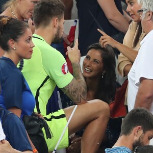 Exclusif - Benoît Costil à nouveau très proche de Malika Ménard à la fin du match de l'UEFA Euro 2016 Allemagne-France au stade Vélodrome à Marseille, France le 7 juillet 2016. © Cyril Moreau/Bestimage