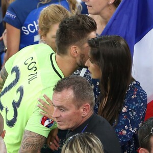 Exclusif - Benoît Costil, gardien de but du Stade Rennais, à nouveau très proche de son ex Malika Ménard à la fin du match de l'UEFA Euro 2016 Allemagne-France au stade Vélodrome à Marseille, France le 7 juillet 2016. © Cyril Moreau/Bestimage