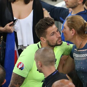 Exclusif - Benoît Costil à nouveau très proche de Malika Ménard à la fin du match de l'UEFA Euro 2016 Allemagne-France au stade Vélodrome à Marseille, France le 7 juillet 2016. © Cyril Moreau/Bestimage