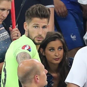 Exclusif - Benoît Costil à nouveau très proche de Malika Ménard à la fin du match de l'UEFA Euro 2016 Allemagne-France au stade Vélodrome à Marseille, France le 7 juillet 2016. © Cyril Moreau/Bestimage