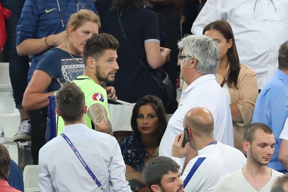 Exclusif - Benoît Costil à nouveau très proche de Malika Ménard à la fin du match de l'UEFA Euro 2016 Allemagne-France au stade Vélodrome à Marseille, France le 7 juillet 2016. © Cyril Moreau/Bestimage