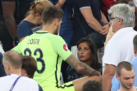 Exclusif - Benoît Costil à nouveau très proche de Malika Ménard à la fin du match de l'UEFA Euro 2016 Allemagne-France au stade Vélodrome à Marseille, France le 7 juillet 2016. © Cyril Moreau/Bestimage