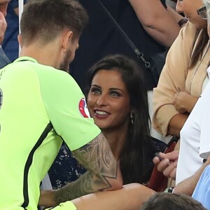 Exclusif - Benoît Costil à nouveau très proche de Malika Ménard à la fin du match de l'UEFA Euro 2016 Allemagne-France au stade Vélodrome à Marseille, France le 7 juillet 2016. © Cyril Moreau/Bestimage