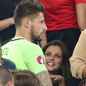 Exclusif - Malika Ménard dévore des yeux Benoît Costil à la fin du match de l'UEFA Euro 2016 Allemagne-France au stade Vélodrome à Marseille, France le 7 juillet 2016. © Cyril Moreau/Bestimage