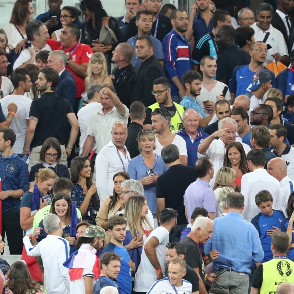 Exclusif - Benoît Costil à nouveau très proche de Malika Ménard à la fin du match de l'UEFA Euro 2016 Allemagne-France au stade Vélodrome à Marseille, France le 7 juillet 2016. © Cyril Moreau/Bestimage