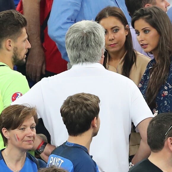 Exclusif - Benoît Costil à nouveau très proche de Malika Ménard à la fin du match de l'UEFA Euro 2016 Allemagne-France au stade Vélodrome à Marseille, France le 7 juillet 2016. © Cyril Moreau/Bestimage