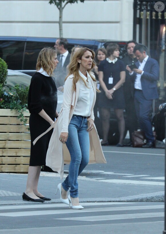 Céline Dion tourne un vidéo clip avenue Kleber à Paris le 8 juillet 2016.