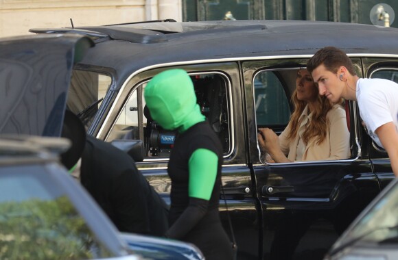 Céline Dion tourne un vidéo clip avenue Kleber à Paris le 8 juillet 2016.  Celine Dion is running a videoclip Avenue Kleber in Paris July 8, 2016.08/07/2016 - Paris