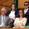 Sir John Hurt et Anwen Hurt, Maisie Williams et Will Dale à la finale dames du tournoi de Wimbledon le 9 juillet 2016. Elle oppose Serena Williams à Angelique Kerber.