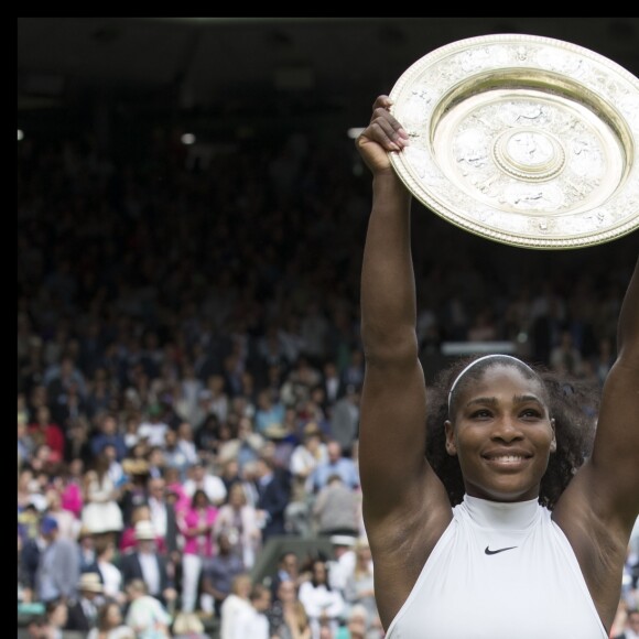 Serena Williams remporte la finale du tournoi de tennis de Wimbledon à Londres le 9 juillet 2016.