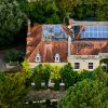 Exclusif - Vue aérienne de la maison de George Clooney et sa femme Amal Alamuddin à Sonning dans le comté de Berkshire, le 10 octobre 2014. Le couple a acheté cette maison pour un montant de 7,5 millions de livres sterling.