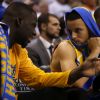 Draymond Green et Stephen Curry des Golden State Warriors le 22 mai 2016 lors d'un match contre les OKC Thunder.