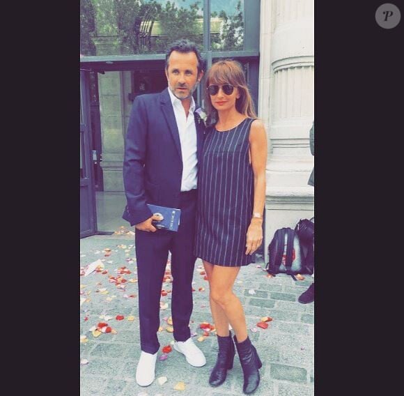 Axelle Laffont au côté de son frère Fabrice, à l'occasion de son mariage, le 11 juillet 2016