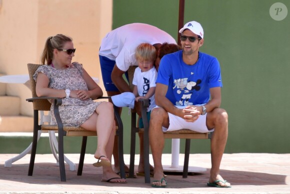 Novak Djokovic profitait de douces vacances à Marbella avec son fils Stefan, le 12 juillet 2016.
