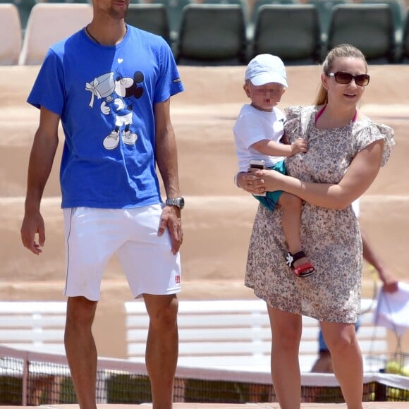 Novak Djokovic profitait de douces vacances à Marbella avec son fils Stefan, le 12 juillet 2016.