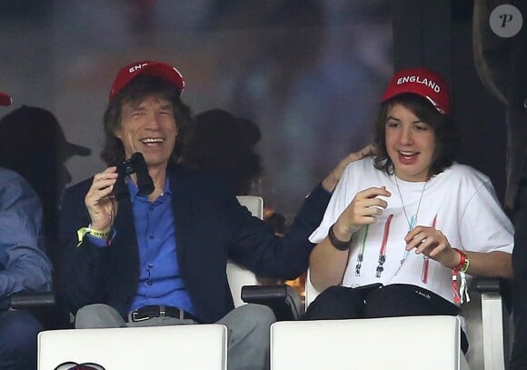 Mick Jagger et son fils Lucas assistent au match de l'Euro 2016 Angleterre-Russie au Stade Vélodrome à Marseille, le 11 juin 2016. © Cyril Moreau/Bestimage