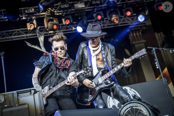 Johnny Depp, Joe Perry au Concert des "Hollywood Vampires" au parc d'attractions "Gröna Lund" à Stockholm en Suède le 30 mai 2016.