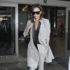 Victoria Beckham arrive à l'aéroport de LAX à Los Angeles, le 16 juillet 2016.