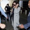 Victoria Beckham arrive à l'aéroport de Los Angeles, le 16 juillet 2016.