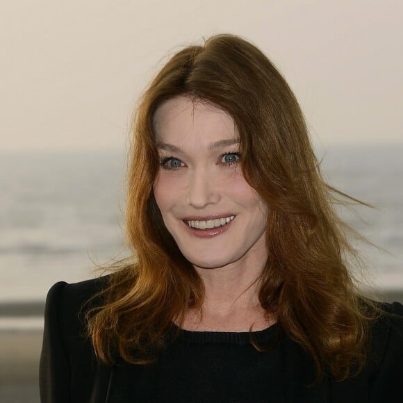 Carla Bruni-Sarkozy - Dîner d'ouverture au profit de l'association "Enfants du soleil" pendant le 30ème Festival du film de Cabourg en France le 9 juin 2016. © Coadic Guirec/Bestimage