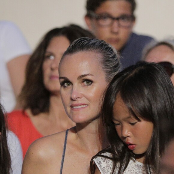 Exclusif - Laeticia Hallyday et sa fille Joy au concert de Johnny Hallyday au Vélodrome à Arcachon. Le 19 juillet 2016 © Patrick Bernard-Thibaud Moritz / Bestimage