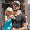 Olivier Giroud avec sa fille Jade à Saint-Tropez le 19 juillet 2016.