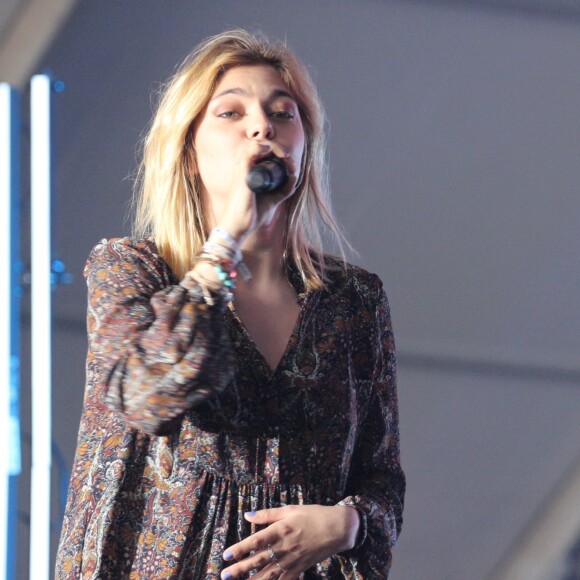 Louane Emera en concert au festival Solidays à l'hippodrome de Longchamp. Paris, le 26 juin 2016. © Lise Tuillier/Bestimage