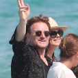 Le chanteur Bono et sa femme Ali Hewson au Club 55 à Saint-Tropez, le 21 juillet 2016.