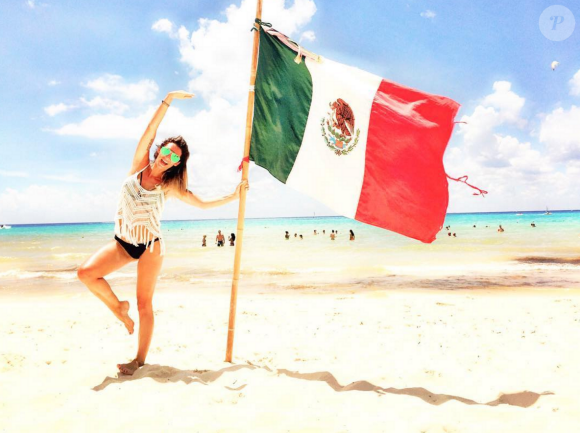 Emilie Nef Naf, sublime en bikini, à Playa del Carmen au Mexique, juillet 2016.