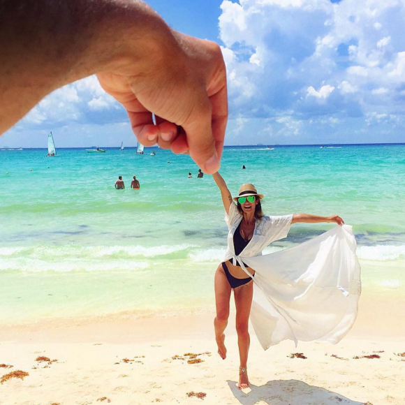 Emilie Nef Naf, sublime en bikini, à Playa del Carmen au Mexique, juillet 2016.