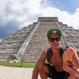 Emilie Nef Naf et Bruno Cerella visitent un temple Maya près de Playa Del Carmen, au Mexique, juillet 2016.