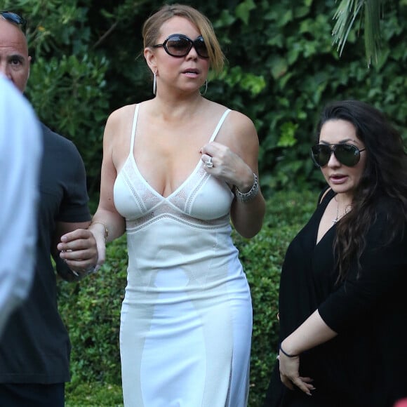 Mariah Carey fait du shopping dans la boutique Dior à Saint Tropez, France, le 19 juillet 2016. © Agence/Bestimage