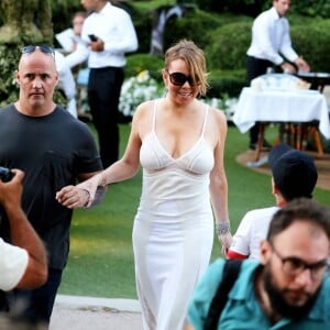 Mariah Carey fait du shopping dans la boutique Dior à Saint Tropez, France, le 19 juillet 2016. © Agence/Bestimage