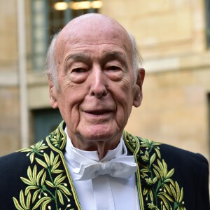 Valéry Giscard d'Estaing - Le philosophe Alain Finkielkraut entre à l'Académie Française à Paris le 28 janvier 2016.