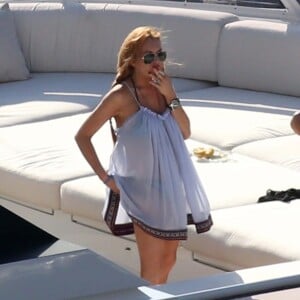 Semi-exclusif - Lindsay Lohan en vacances avec des amis sur un yacht en Sardaigne, après sa rupture avec Egor Tarabasov en Italie, le 26 juillet 2016.