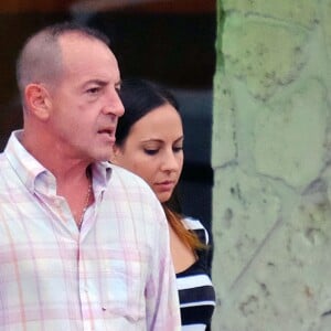 Exclusif - Michael Lohan, le père de Lindsay Lohan va déjeuner avec des amies à Delray Beach, le 16 juillet 2014. La petite-amie de Michael, Kate Major est enceinte et en prison suite à son arrestation pour conduite en état d'ivresse!