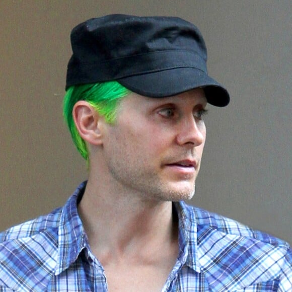 Jared Leto, les cheveux teints en vert, se promène dans le quartier de Soho à New York. Le 3 août 2015 © CPA / BESTIMAGE  Jared Leto goes for a walk around the Soho Neighborhood in Downtown Manhattan. New York, New York - Monday August 3, 2015.03/08/2015 - New York