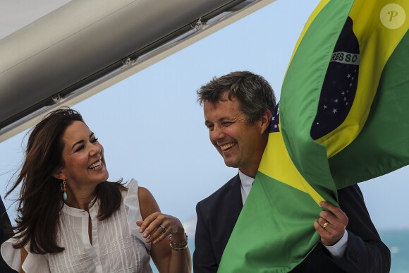 La princesse Mary et le prince Frederik de Danemark ont apprécié l'esprit "positif" qu'ils ont ressenti au Brésil. La famille royale de Danemark, sous la houlette du prince Frederik, inaugurait le 2 août 2016 le pavillon danois Heart of Danemark sur la plage d'Ipanema, à Rio de Janeiro, installé dans le cadre des Jeux olympiques.