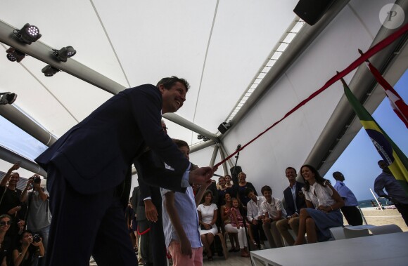 La famille royale de Danemark, sous la houlette du prince Frederik (qui se fait ici assister par son neveu le prince Henrik pour couper le ruban), inaugurait le 2 août 2016 le pavillon danois Heart of Danemark sur la plage d'Ipanema, à Rio de Janeiro, installé dans le cadre des Jeux olympiques.