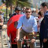 Le prince Joachim tracte ses enfants Henrik et Athena en vélo à Ipanema. La famille royale de Danemark, sous la houlette du prince Frederik, inaugurait le 2 août 2016 le pavillon danois Heart of Danemark sur la plage d'Ipanema, à Rio de Janeiro, installé dans le cadre des Jeux olympiques.