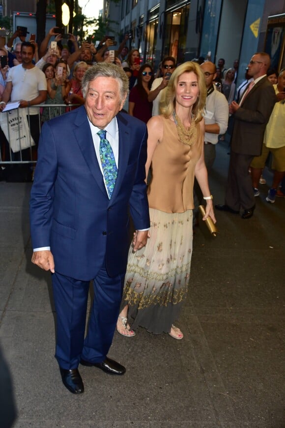 Tony Bennett et sa femme Susan Crow arrivant à sa fête pour son 90ème anniversaire à New York, le 3 août 2016. © CPA/Bestimage