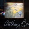 Présentation des oeuvres de Tony Bennett dans l'entrée de l’Empire State Building le jour de son anniversaire à New York, le 3 aout 2016 © Bryan Smith via Bestimage