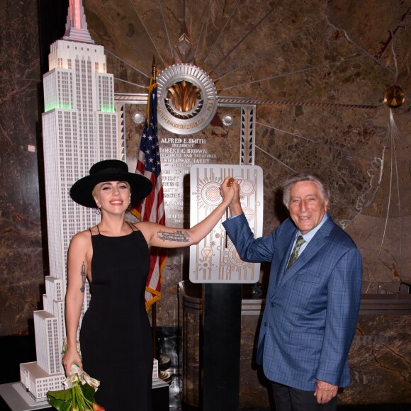 Tony Bennett illumine l'Empire State Building pour son anniversaire en présence de Lady Gaga à New York, le 3 aout 2016 © CPA/Bestimage