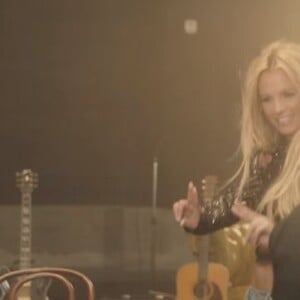 Britney Spears - Make Me, le clip