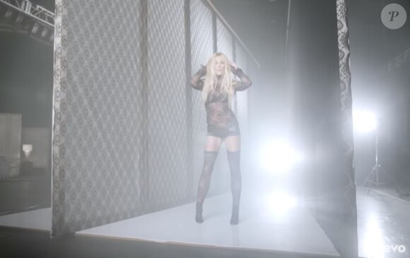 Britney Spears - Make Me, le clip