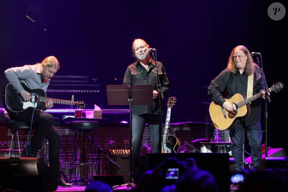 Gregg Allman en concert avec Derek Trucks et Warren Haynes au Crossroads Guitar Festival à New York le 13 avril 2013