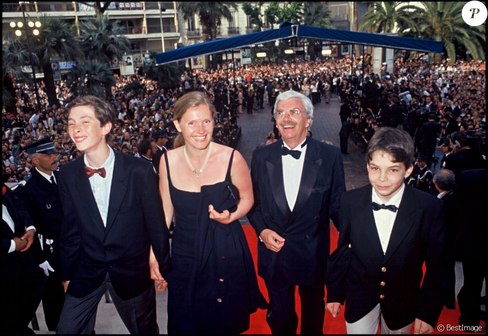 Qui Est Le Fils De Sophie Toscan Du Plantier Daniel Toscan du Plantier et sa femme Sophie avec leurs fils à Cannes