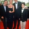Daniel Toscan du Plantier et sa femme Sophie avec leurs fils Carlo à Cannes 1994.