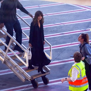 Selena Gomez arrive à l'aéroport de Sydney, Australie, le 8 août 2016.